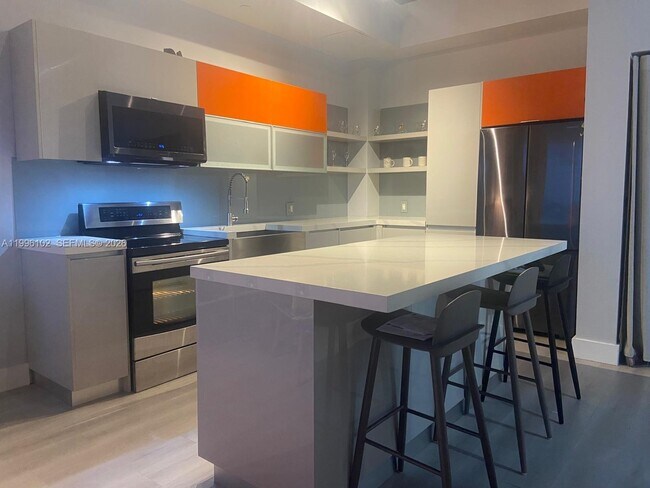 Photo - 10 SW South River Dr Unit 1608