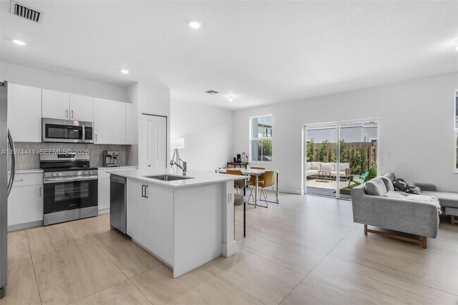 Photo - 11927 NW 46th St