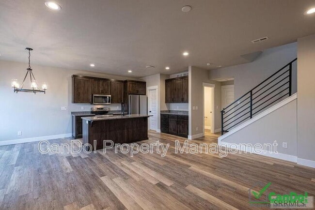 3005 Sunburst Dr