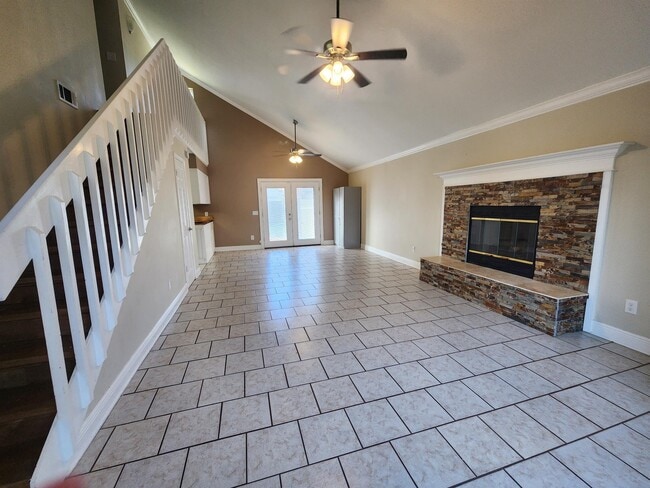 Photo - 607 Krystal Ln