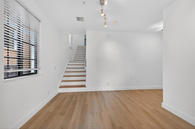 Photo - 2678 Center Ct Dr