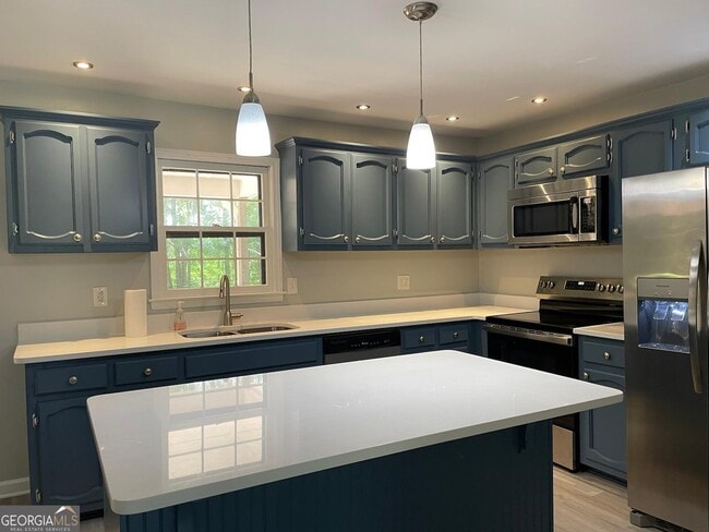 Photo - 220 Freestone Dr