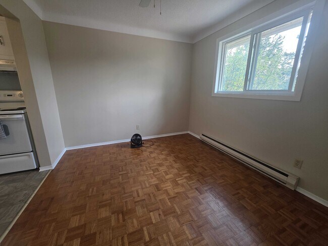 Photo - 365 Weller Ave Unit 3