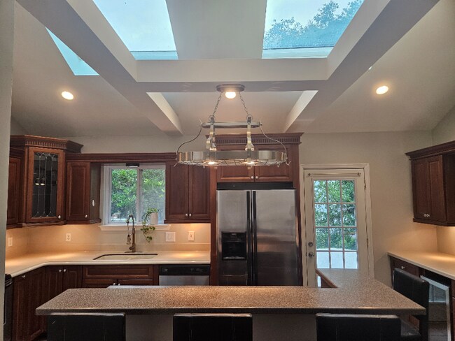 Photo - 114 N Marsh Rd