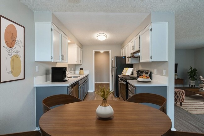 Photo - ReNew Rock Creek Apartamentos