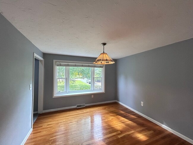 42 Edgewood Rd