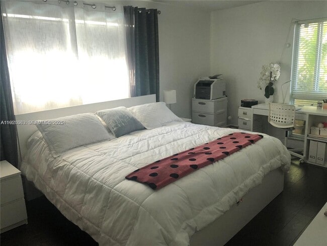 Photo - 9971 W Bay Harbor Dr Unit 101