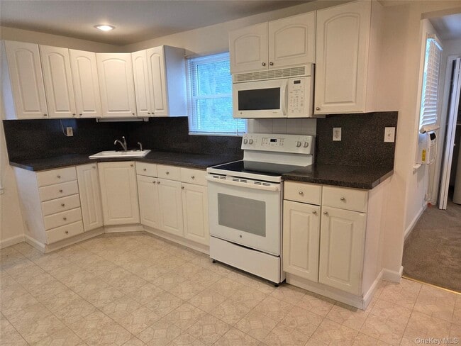 Photo - 10 Irving Dr