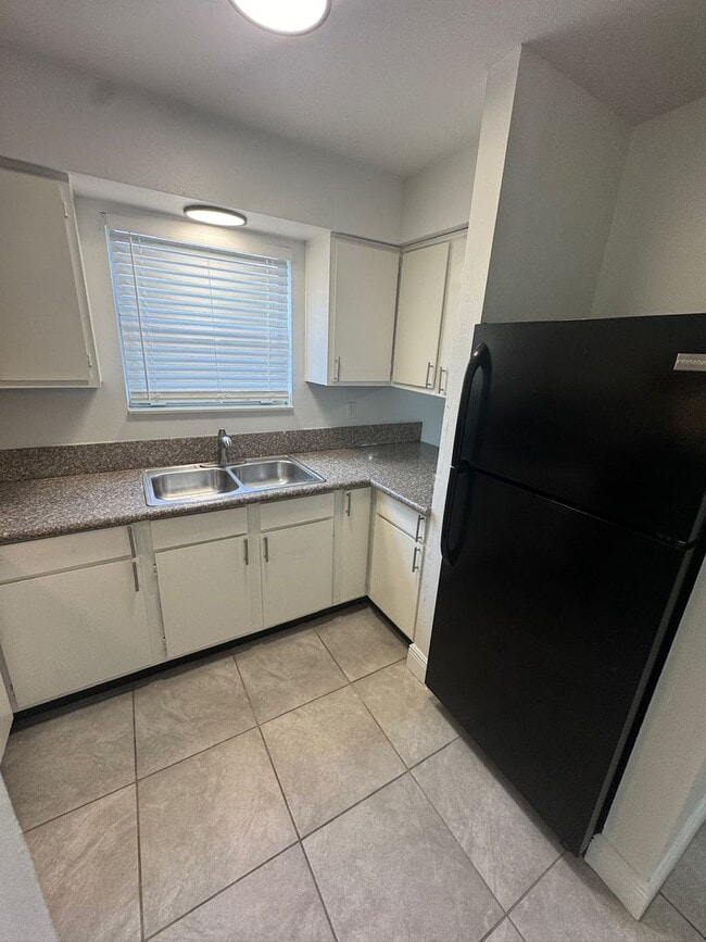 Photo - 1181 Bentley Rd Unit 4