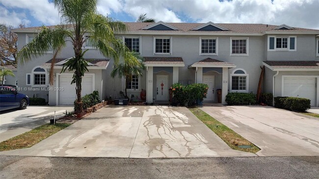 Photo - 4714 SW 13th Ct Townhome