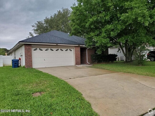 Building Photo - 1058 Waterfall Dr Rental