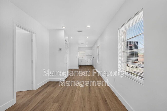Photo - 614 SW 19th Ave Unit U