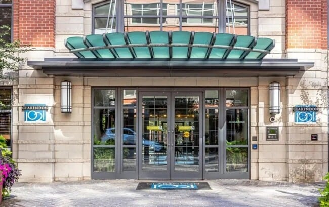 Photo - 1021 N Garfield St Unit 334