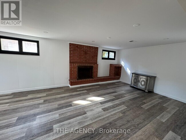 Photo - 64 Farningham Crescent