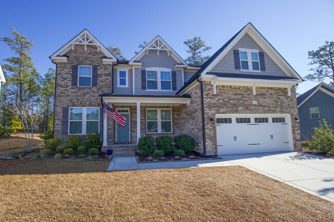Charming 4 Bedroom Rental Home with Spacio... - Charming 4 Bedroom Rental Home with Spacio...