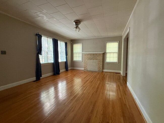 Photo - 4 Bedroom/1 Bath Home for Rent