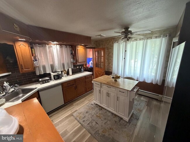 Photo - 801 Apache Ln