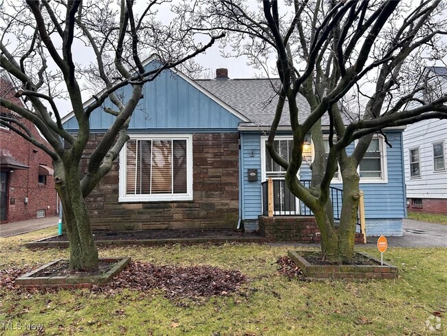 Building Photo - 1911 Warrensville Center Rd Rental