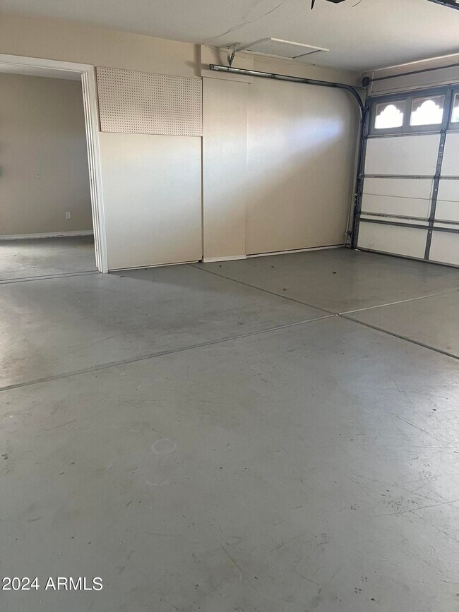 Photo - 820 N Swallow Ln