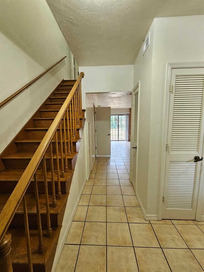 Photo - 1824 Larette Dr