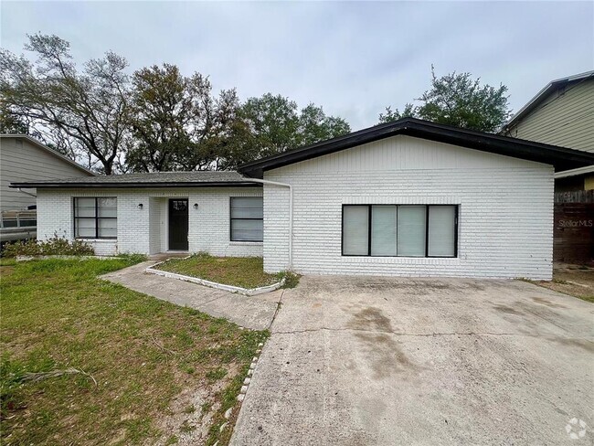 Building Photo - 4614 E Seneca Ave Rental