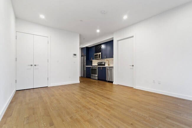 Photo - 41-32 27th St Unit 9B