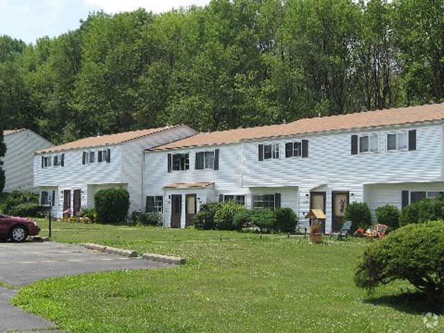 Building - Laurelwood