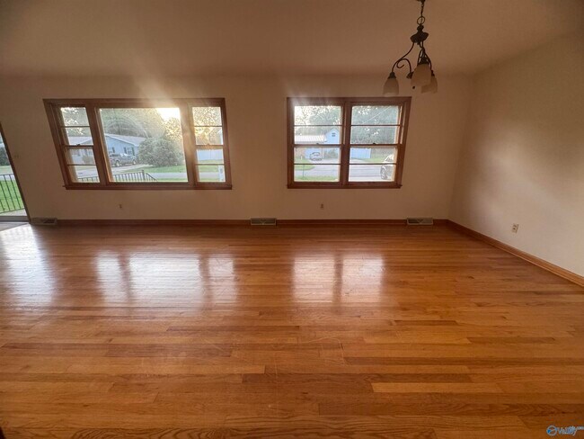 Photo - 2103 Shannonhouse Rd SW
