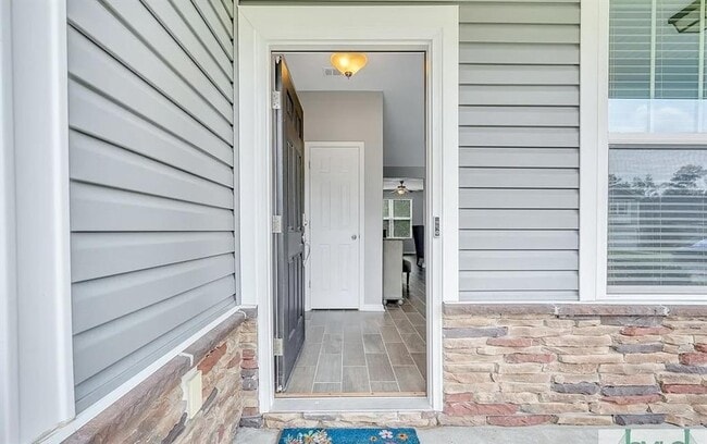 Photo - 365 Southwilde Way