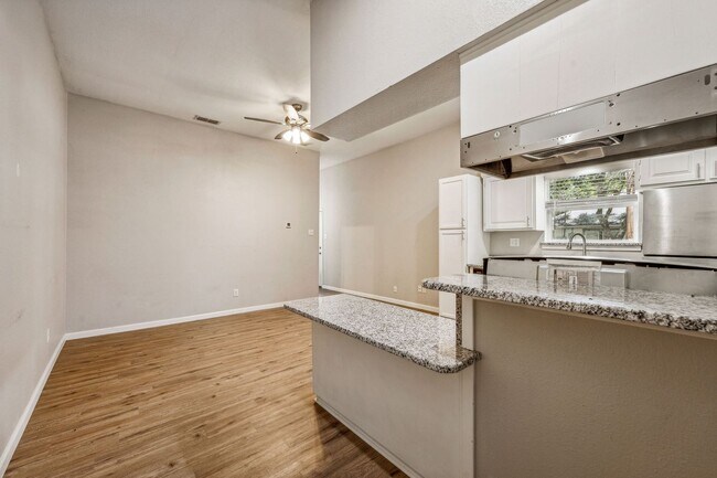 Photo - 778 N Belknap St Unidad 778 N. Belknap St. #101