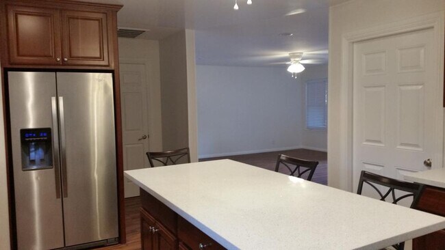Photo - 1616 Tamarack Rd