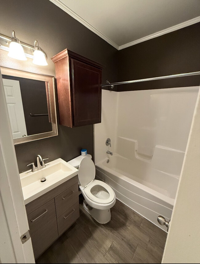 Photo - 5280 Peerless St