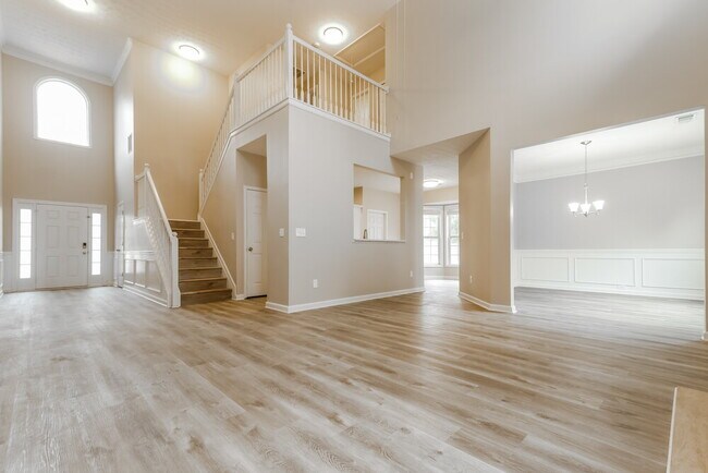 Photo - 435 Heathcliff Ct