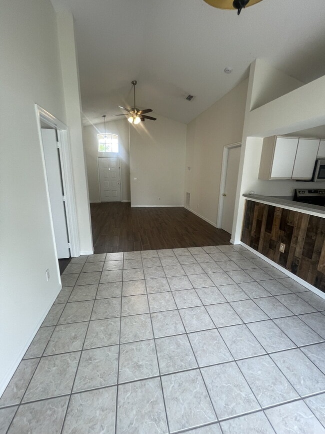 Photo - 4 Bedroom, 2 Bathroom Home in St. Cloud - Spacious 1612 Sq Ft