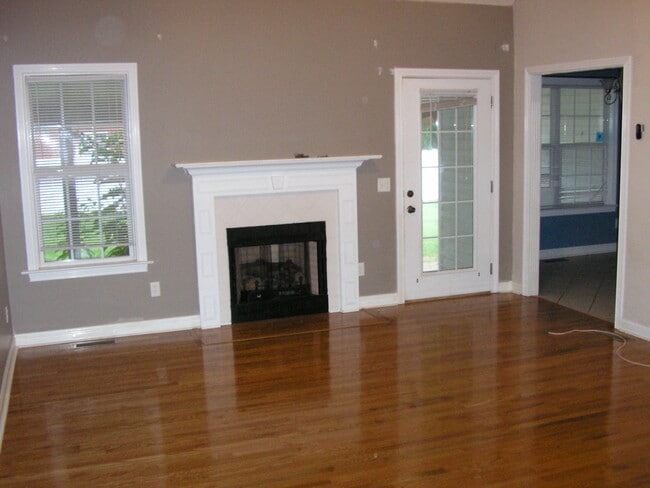 Photo - 1002 Angelica St