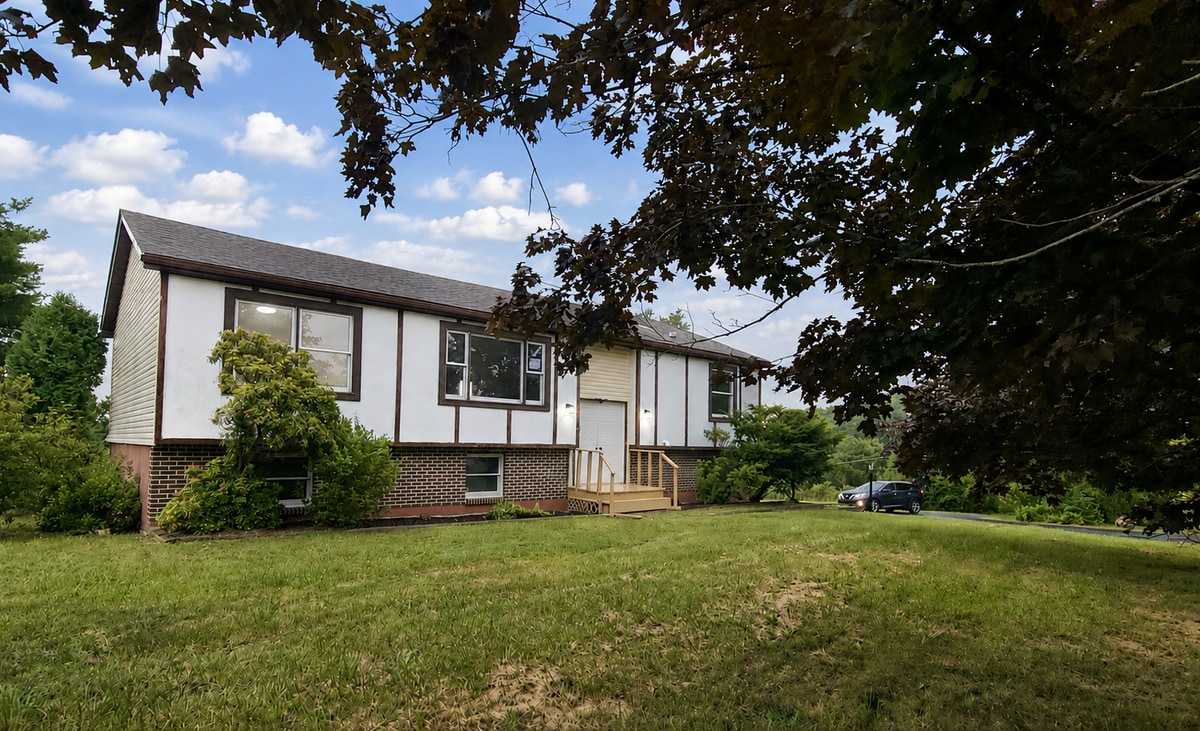 Photo - 15 Sei Pike Ln