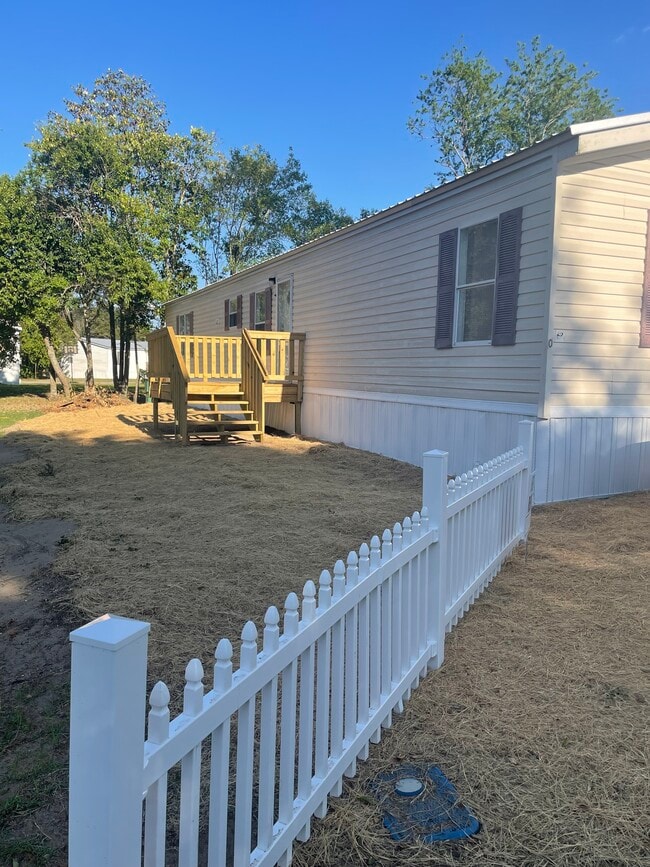 Building Photo - 128 Eagle Run Dr