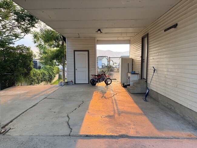 Photo - 386 S 900 W St