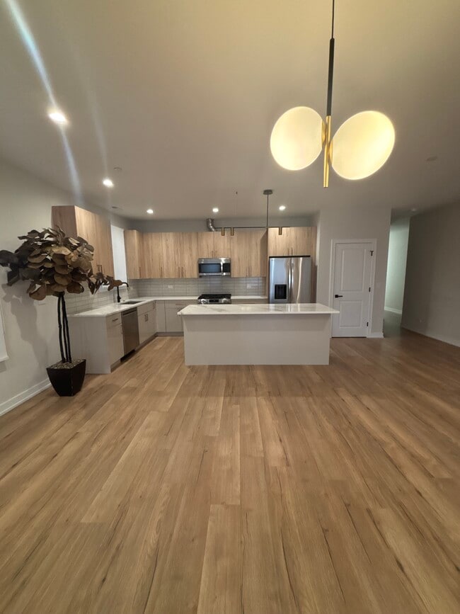 Photo - 6853 W Belmont Ave Unit 2