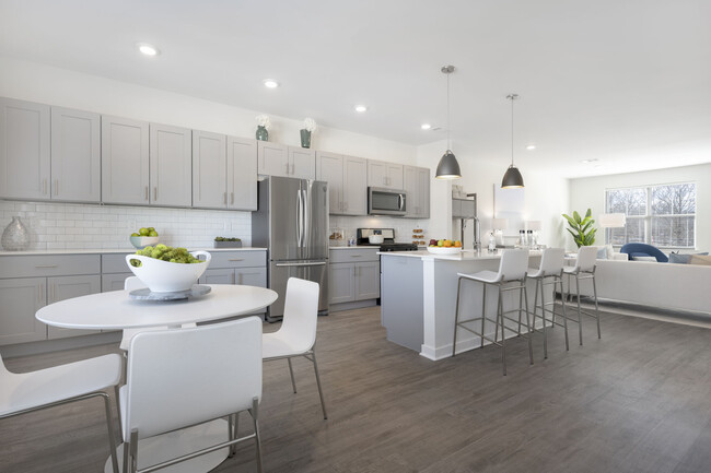 Building Photo - Woodside Trumbull Rental