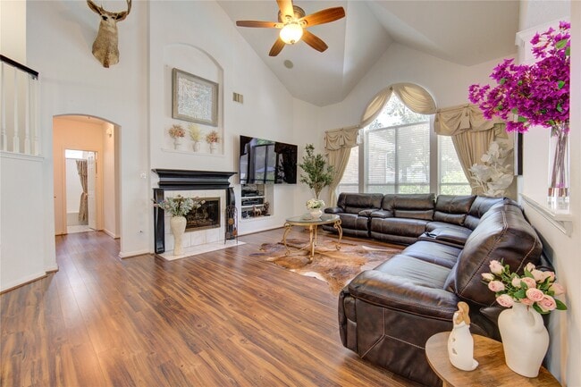 Photo - 16803 Sandestine Dr