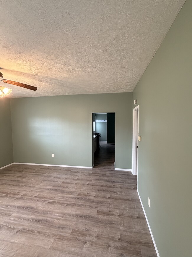 Photo - 608 SE Vine St