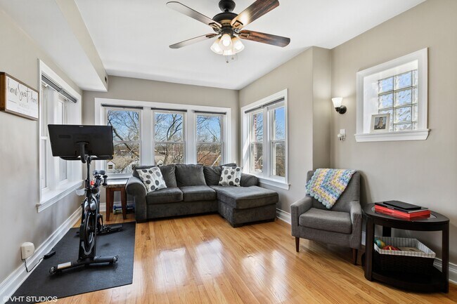 Photo - 5449 W Sunnyside Ave Unit 3