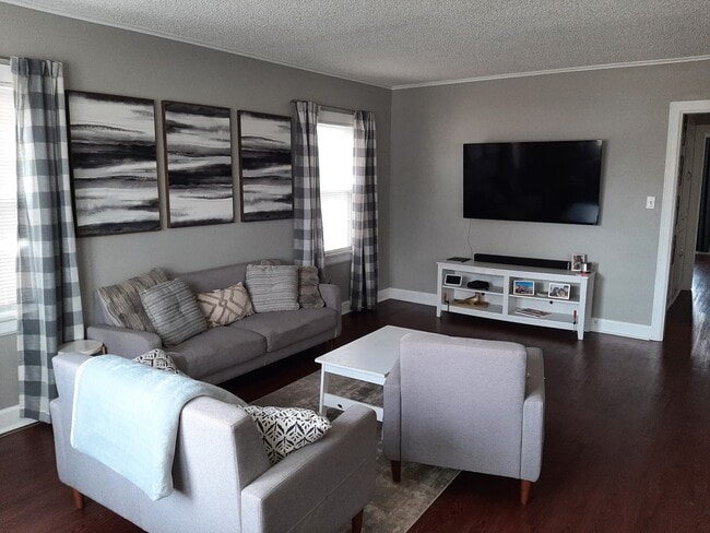 Photo - 105 S Orchard St