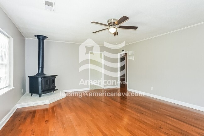 Photo - 3406 Seneca Ave