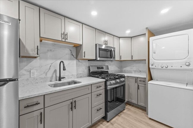 19 Greene St Unit 2