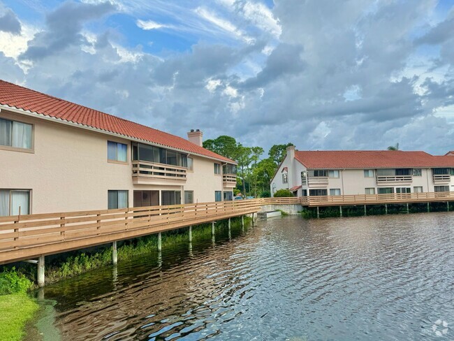 Building Photo - Winterset Condo