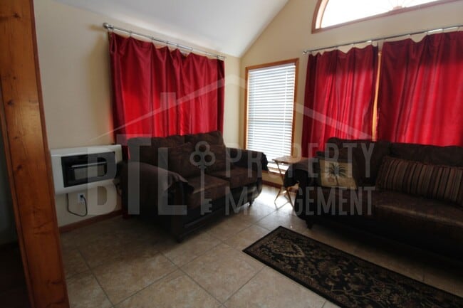 Photo - 4-bedroom, 3.5-bath home in Kirbyville, MO.