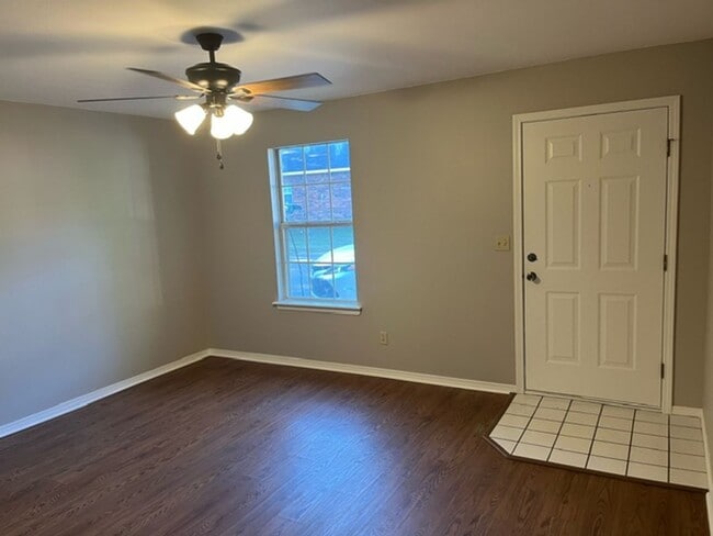 Photo - 50 Lynnwood Cove Unit 50 Lynwood #B