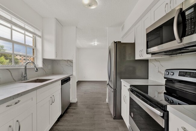 Photo - 8621 SW 5th St Unit 201